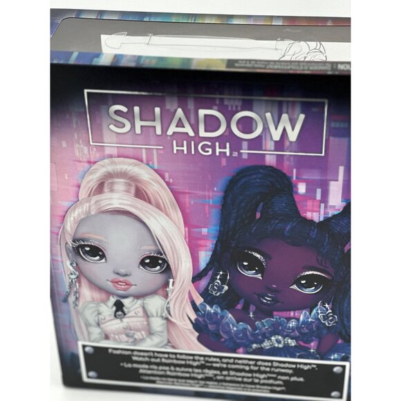 Monique Verbena Shadow High Doll With Accessories - Picture 2 of 3